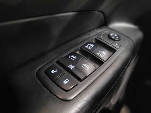 Used 2018 Jeep Grand Cherokee Altitude AWD/4WD image 27