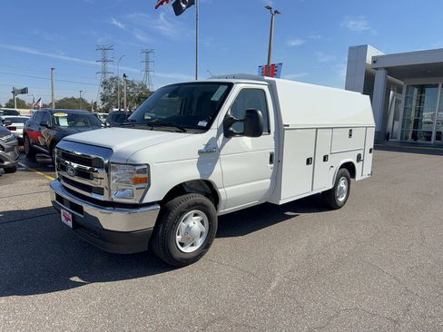 New 2026 Ford E-350 and Econoline 350 Super Duty w/ Power Equipment Group RWD image 2