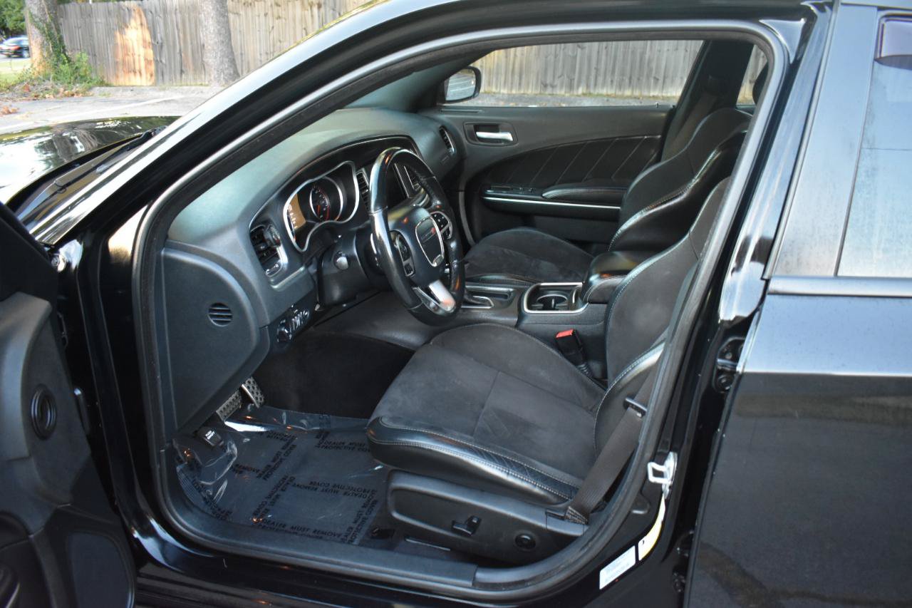Used 2017 Dodge Charger R/T Scat Pack w/ Beats Audio Group RWD image 12