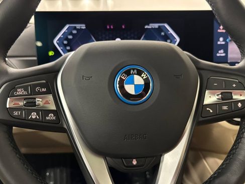 Used 2023 BMW i4 eDrive40 RWD image 26