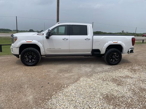 Used 2021 GMC Sierra 2500 Denali w/ Denali Ultimate Package AWD/4WD image 2