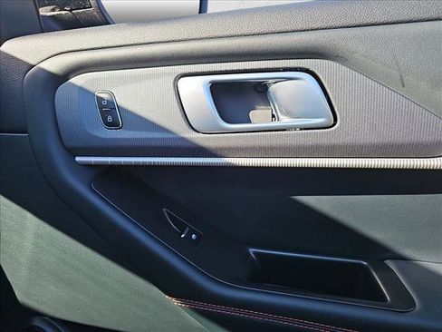 New 2026 Ford Explorer ST-Line w/ ST-Line Street Pack image 15