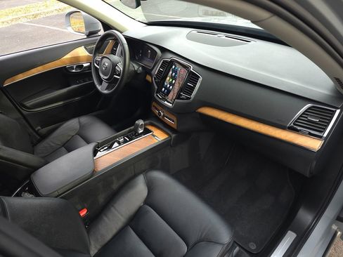 Used 2024 Volvo XC90 T8 Plus image 27