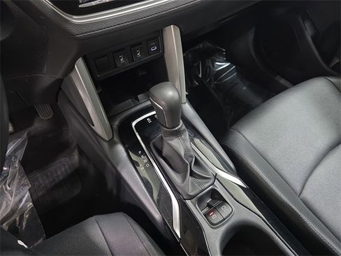 Certified 2024 Toyota Corolla Cross XLE image 22
