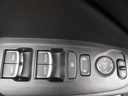 Used 2022 Honda Accord EX-L image 10