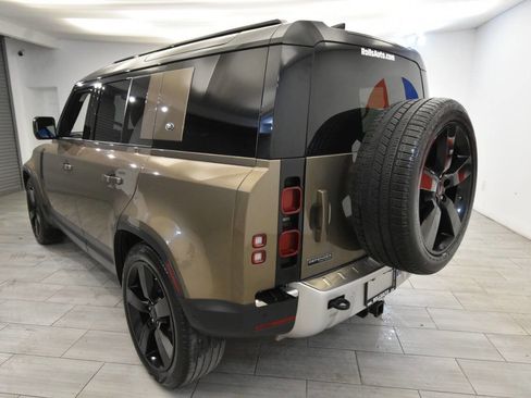 Used 2020 Land Rover Defender 110 First Edition image 3