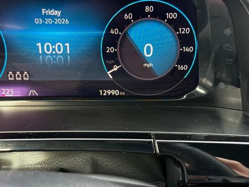 Certified 2025 Volkswagen Atlas Cross Sport SE image 18