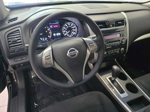 Used 2015 Nissan Altima 2.5 S FWD image 2