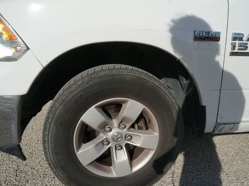 Used 2019 RAM 1500 Classic SLT image 13