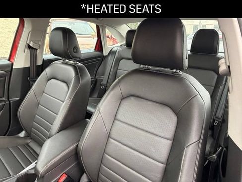 Used 2024 Volkswagen Jetta SE FWD image 11