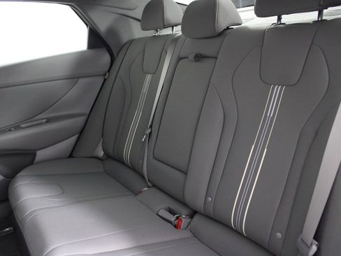 Certified 2024 Hyundai Elantra SEL w/ Convenience Package image 20