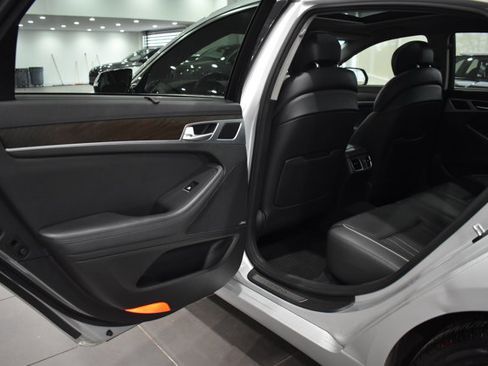 Used 2016 Hyundai Genesis 3.8 w/ Option Group 04 image 32