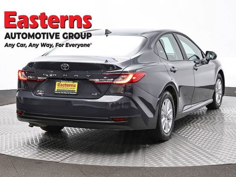 Used 2025 Toyota Camry LE FWD image 5