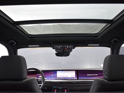 Certified 2026 Cadillac Escalade ESV Luxury w/ Touring Package image 31