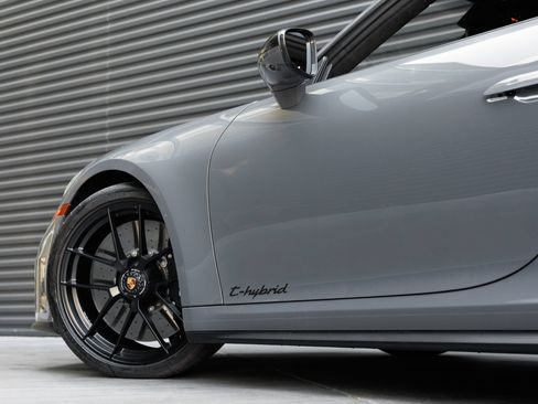 Certified 2025 Porsche 911 Carrera 4 GTS AWD/4WD image 13