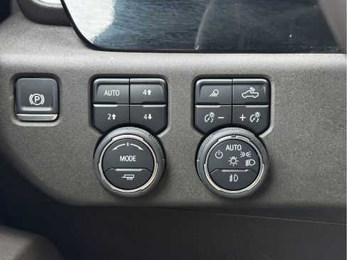 Used 2024 Chevrolet Silverado 2500 LTZ w/ LTZ Plus Package image 6