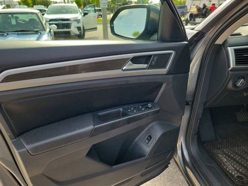 Used 2018 Volkswagen Atlas SE FWD image 18