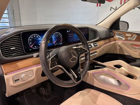 Used 2024 Mercedes-Benz GLE 350 4MATIC w/ AMG Line Exterior image 8
