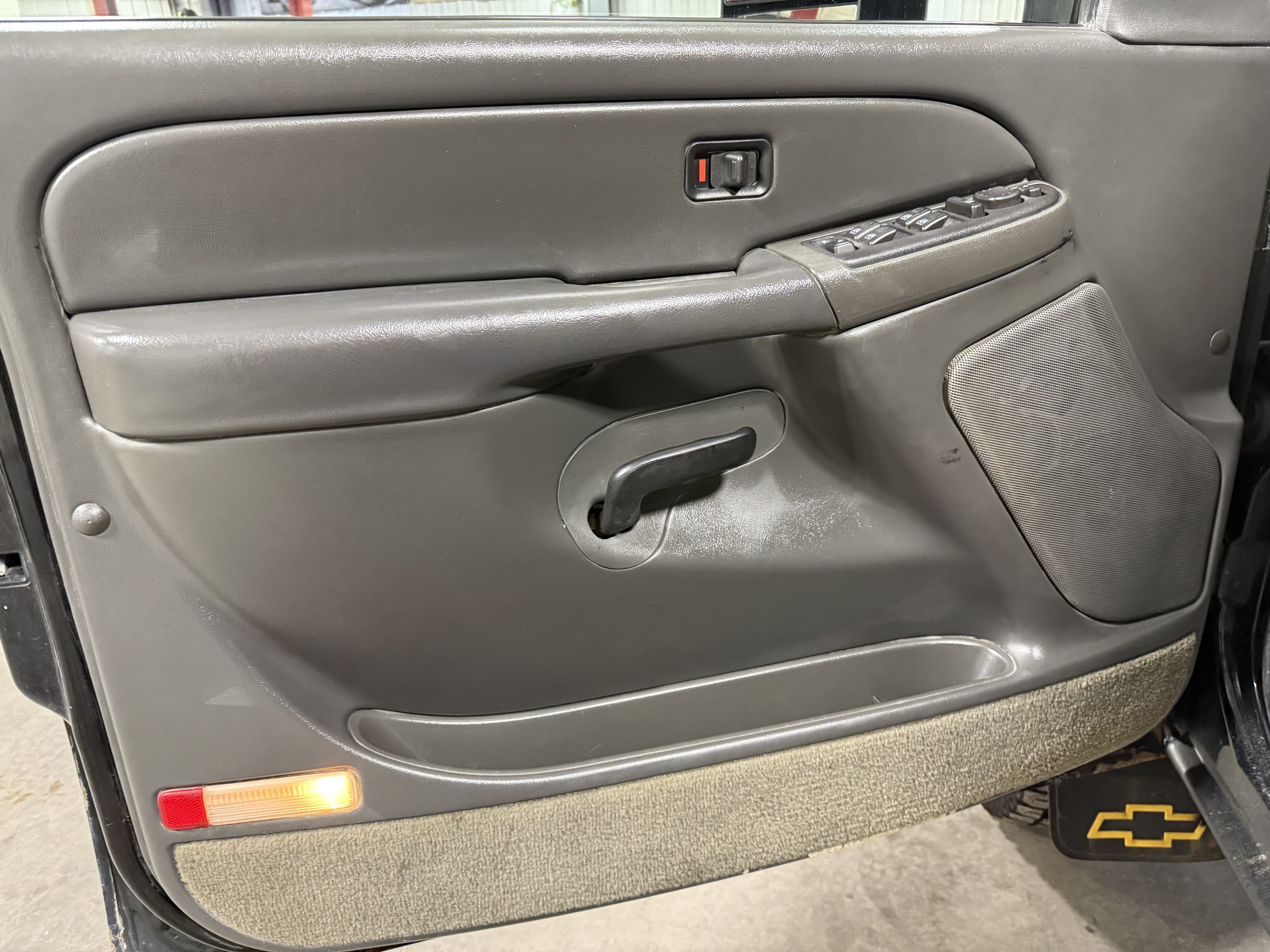 Used 2005 Chevrolet Silverado 2500 4x4 Crew Cab image 14