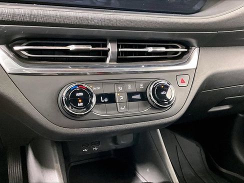 Certified 2024 Buick Envista Preferred w/ Advanced Safety Package FWD image 14
