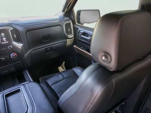 Used 2020 Chevrolet Silverado 1500 High Country w/ Technology Package image 32