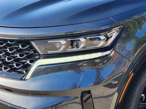 Used 2021 Kia Sorento SX image 8