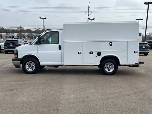 Used 2025 GMC Savana 3500 w/ Power Convenience Package RWD image 10