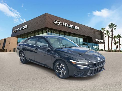 New 2026 Hyundai Elantra Limited image 4