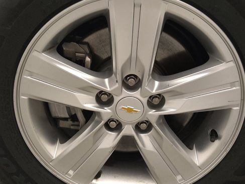 Used 2022 Chevrolet Trax LS w/ Tint and Cruise Package FWD image 31