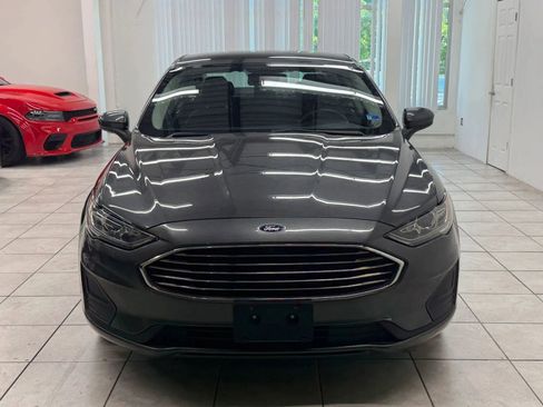 Used 2019 Ford Fusion SE FWD image 2