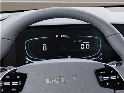 New 2025 Kia Niro EX Touring image 38