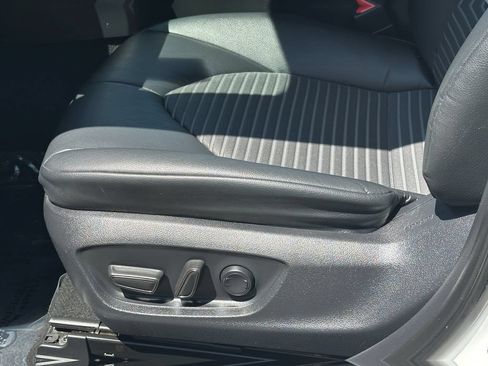 Used 2023 Toyota Camry SE FWD image 14