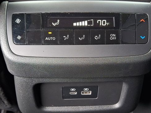 Certified 2023 Nissan Pathfinder SL image 13