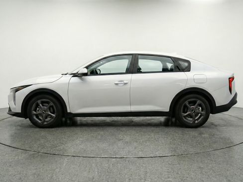 Used 2025 Kia K4 LXS image 5