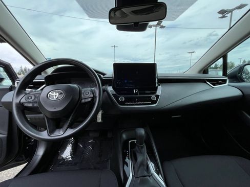 Used 2025 Toyota Corolla LE FWD image 33