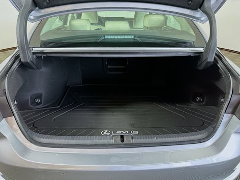 Certified 2025 Lexus ES 350 w/ Premium Package image 24