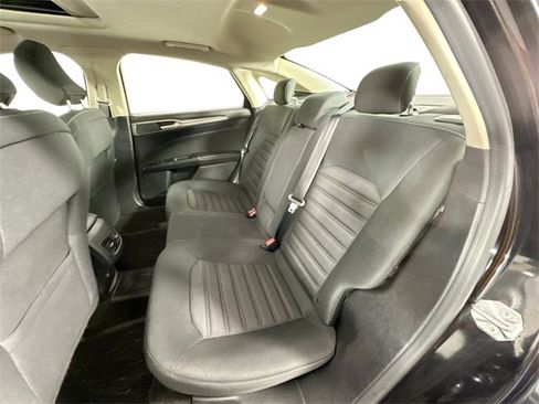 Used 2019 Ford Fusion SE image 25