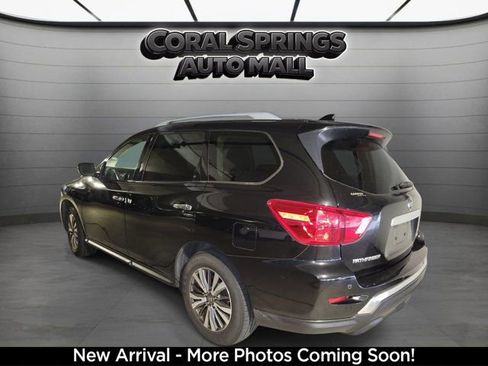 Used 2019 Nissan Pathfinder SV FWD image 3