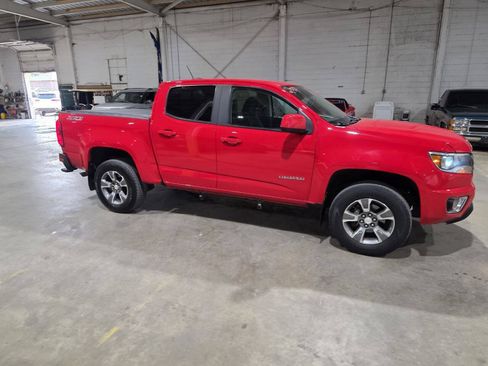 Used 2017 Chevrolet Colorado Z71 AWD/4WD image 16