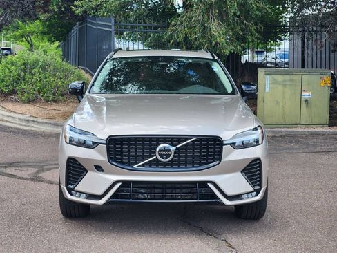 Used 2025 Volvo XC60 B5 Plus AWD/4WD image 22