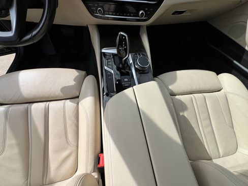 Used 2019 BMW 530i w/ Convenience Package image 20