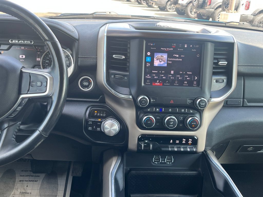 Used 2022 RAM 1500 Laramie AWD/4WD image 19