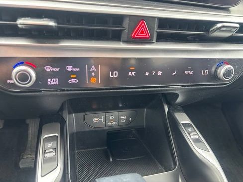 Used 2024 Kia Sorento S w/ Panoramic Sunroof Package FWD image 14