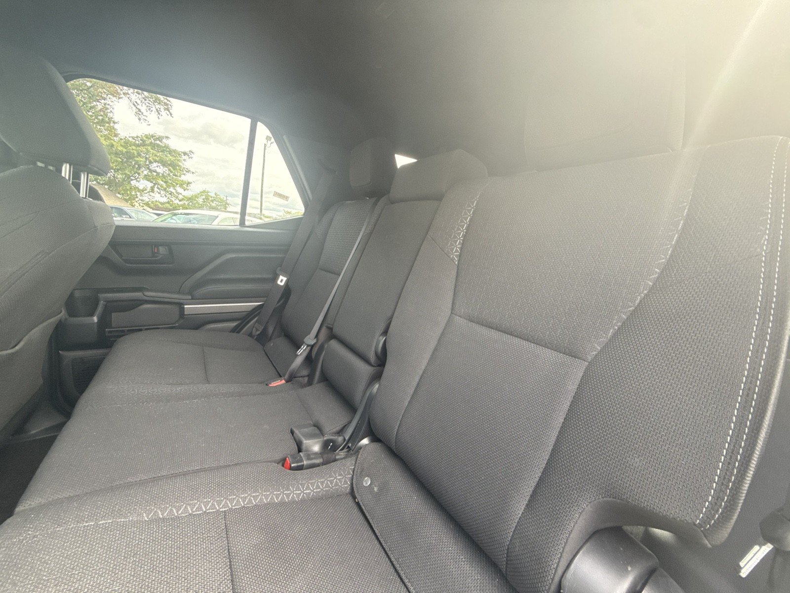 Used 2025 Toyota 4Runner SR5 AWD/4WD image 25