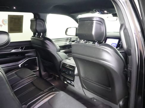 Used 2024 Jeep Wagoneer L Series II w/ Flexible Seating Group AWD/4WD image 48