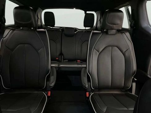 Used 2026 Chrysler Pacifica Limited w/ S Appearance Package FWD image 49