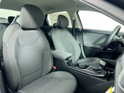 New 2026 Kia K4 LXS image 31