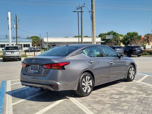 Used 2025 Nissan Altima 2.5 S FWD image 5
