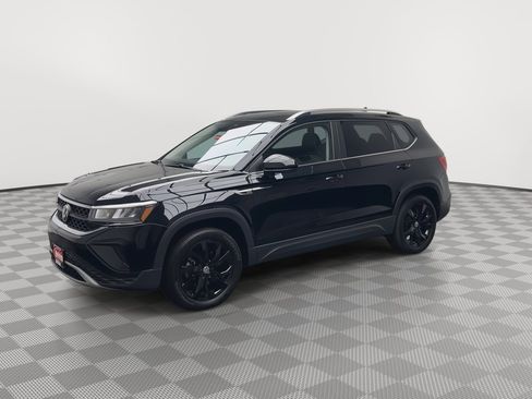 Used 2022 Volkswagen Taos SE image 33