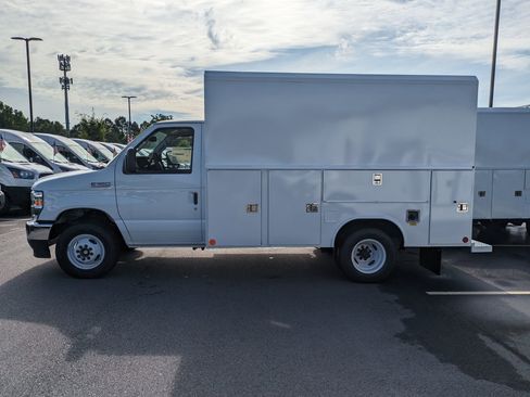 New 2026 Ford E-350 and Econoline 350 Super Duty w/ Power Equipment Group image 5
